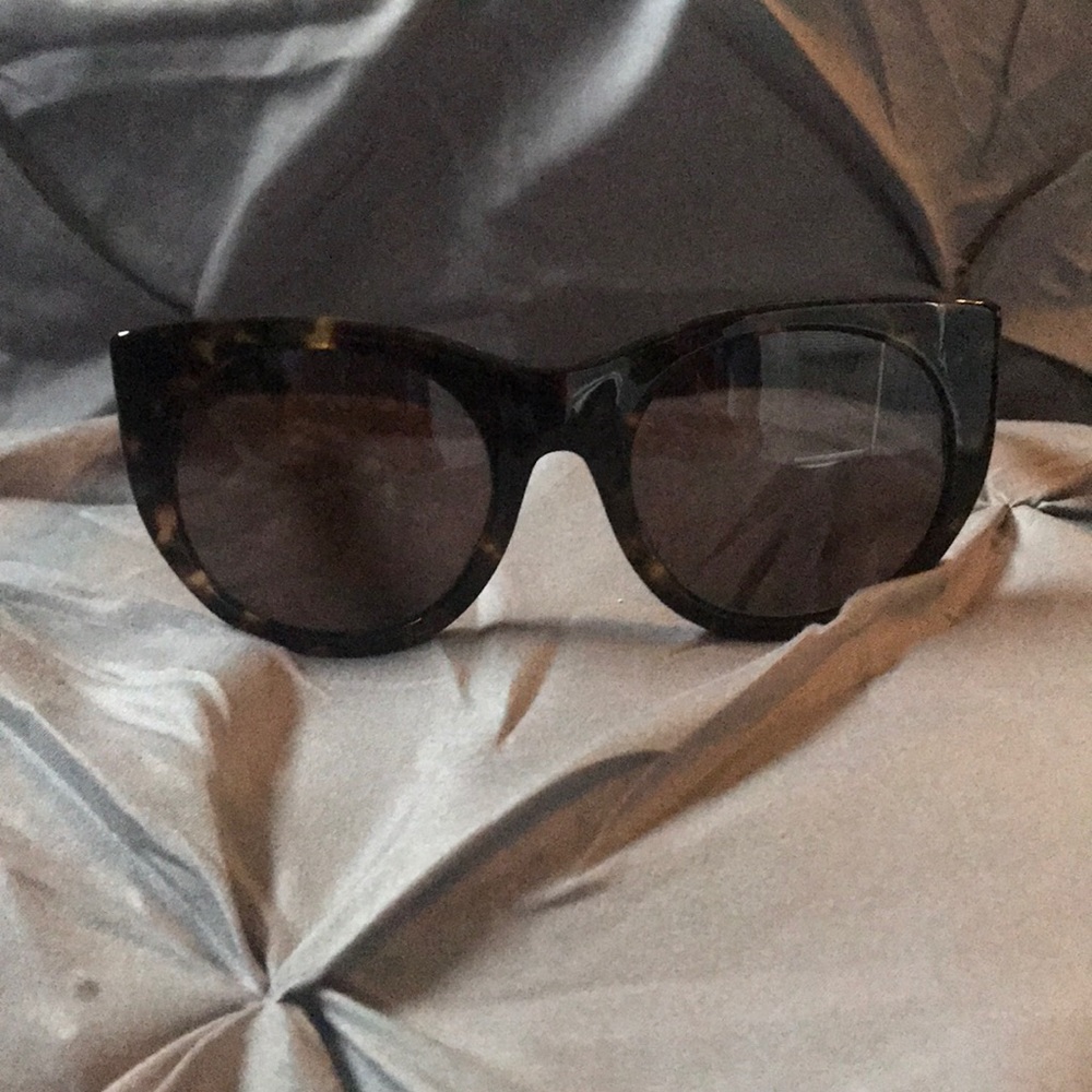 Box of Style-Rachel Zoe-Raen sunnies (new)